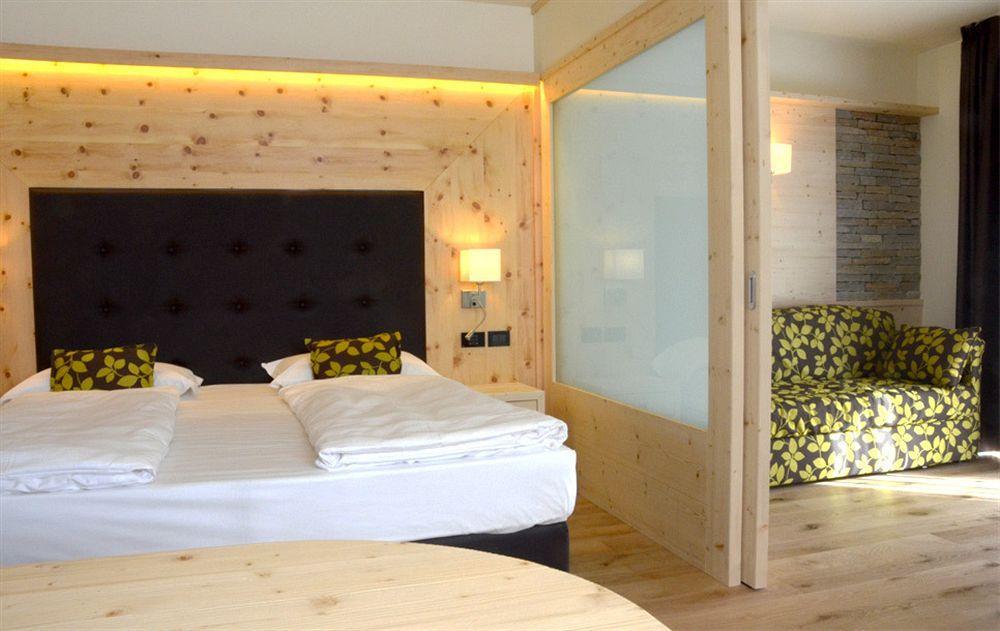 Alpholiday Dolomiti Wellness & Family Hotel Dimaro Kültér fotó