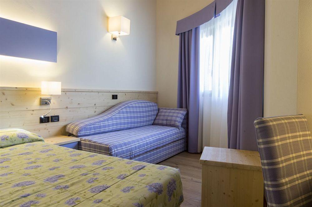 Alpholiday Dolomiti Wellness & Family Hotel Dimaro Kültér fotó