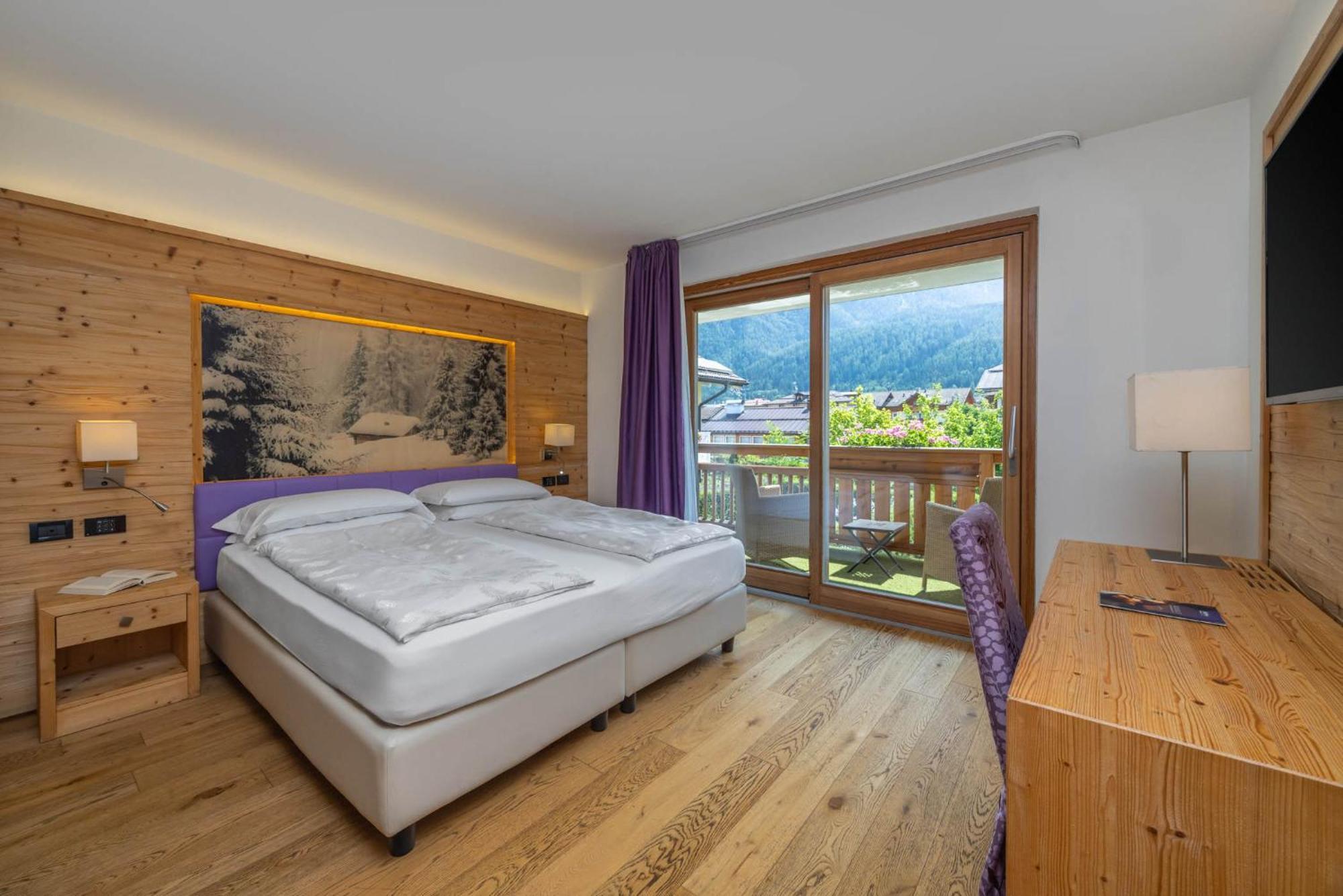 Alpholiday Dolomiti Wellness & Family Hotel Dimaro Szoba fotó