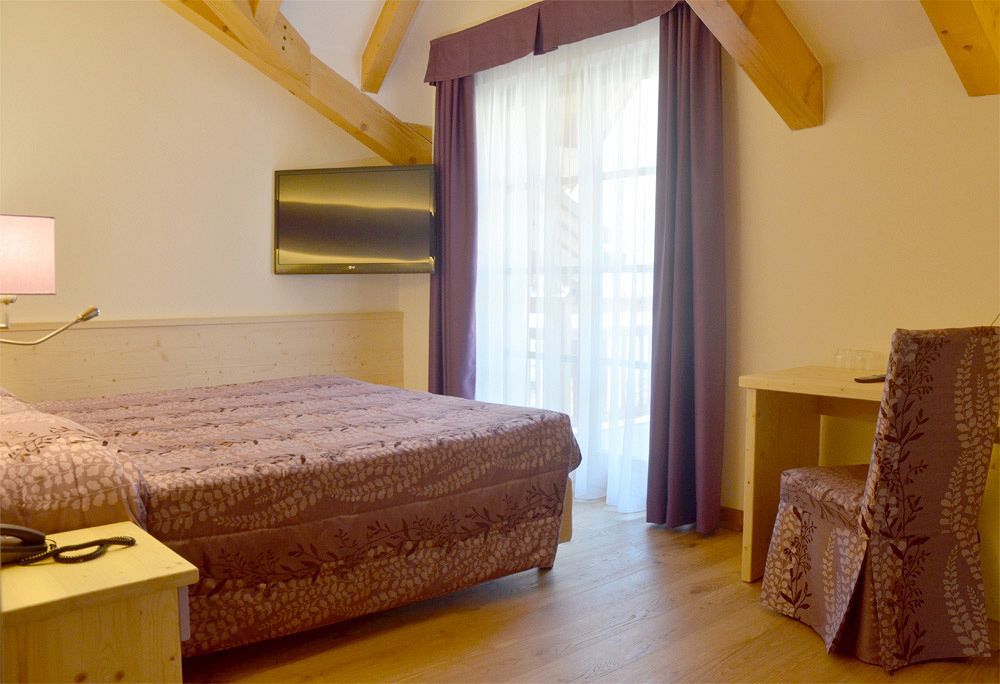Alpholiday Dolomiti Wellness & Family Hotel Dimaro Kültér fotó